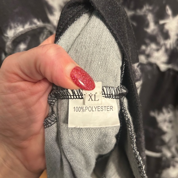 Super cute full zip hoodie‎ - Picture 5 of 5